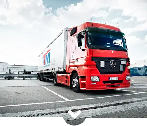 LKW auf dem Gelände der TTM GmbH Ihre nationale und Internationale Spedition aus Mannheim.